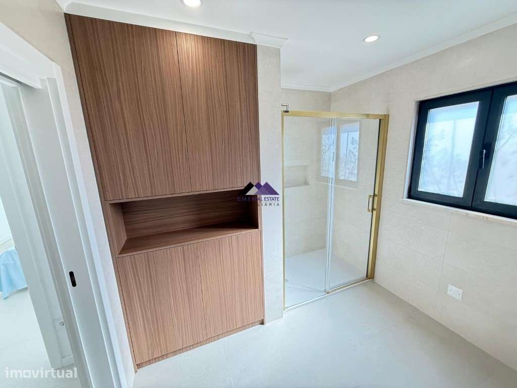 Moradia V3 com Garagem e Piscina a Estrear-44