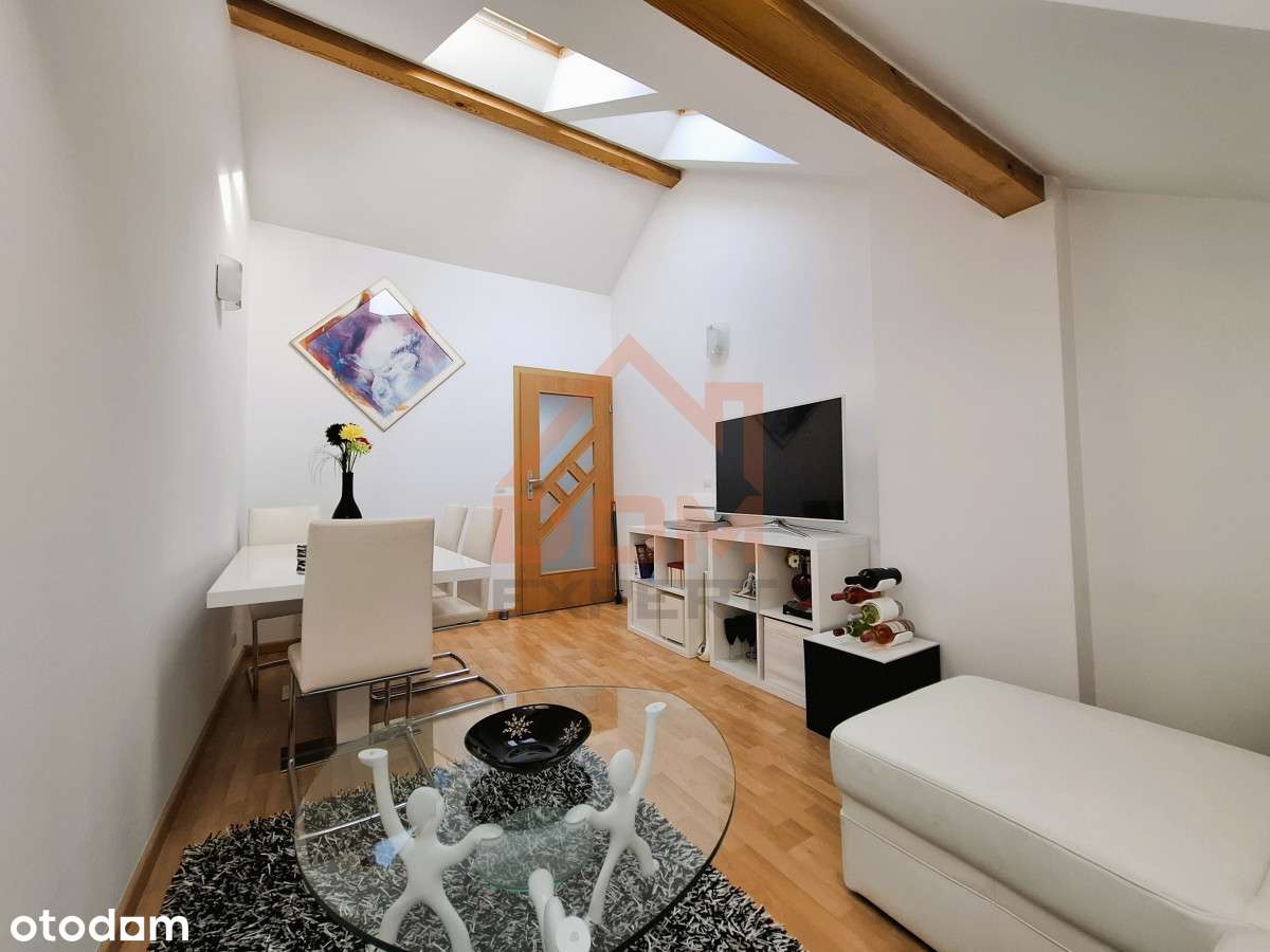 Nowoczesne przestronne mieszkanie dwupoziomowe-6