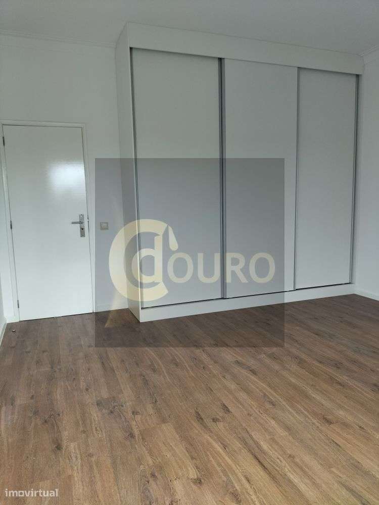 APARTAMENTO T3 RENOVADO EM ÁGUAS SANTAS-20