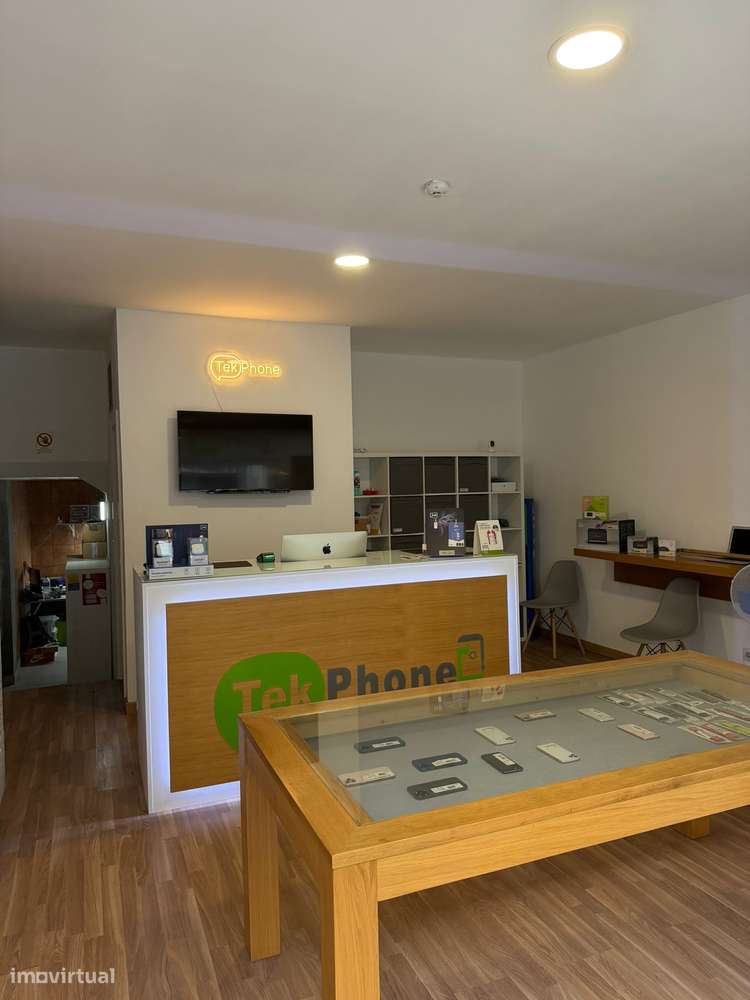 Loja no MarquÊs junto ao Pingo Doce * Porto - Grande imagem: 4/11