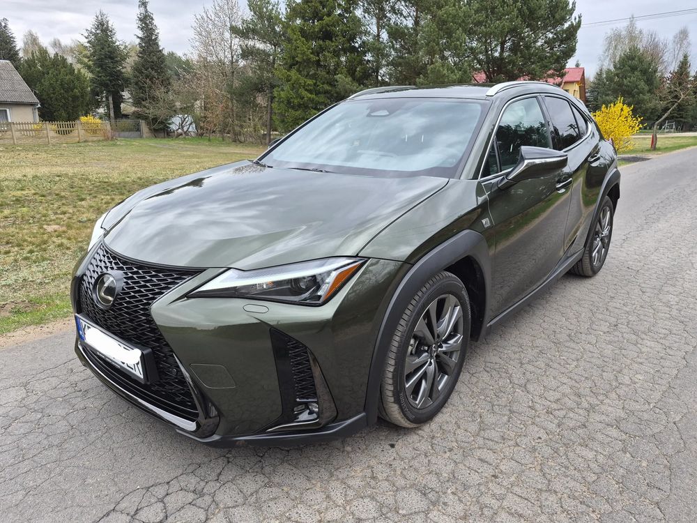 Lexus UX 300h F Sport Design AWD 2025