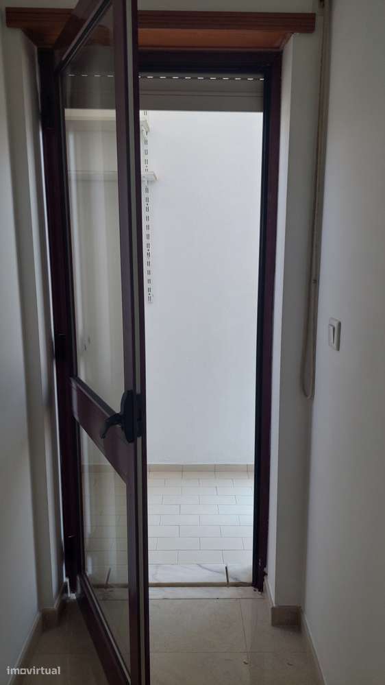 Apartamento T2 - Zona Nobre do Pragal, Almada - Grande imagem: 5/21