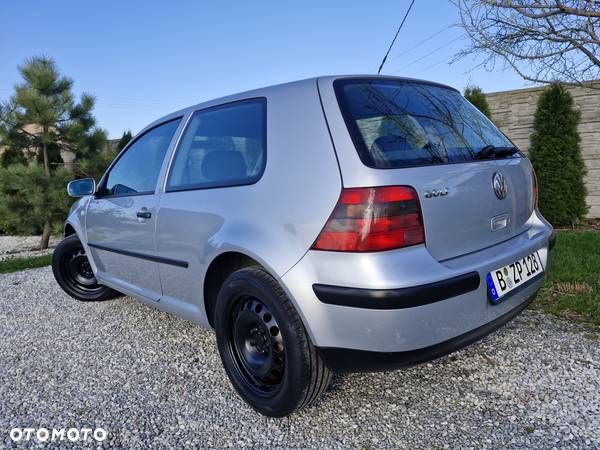 Volkswagen Golf - 3