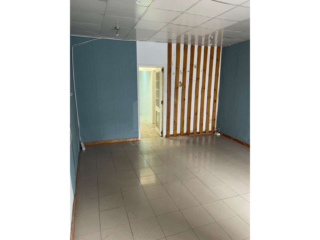 Loja para venda no centro de Sesimbra - Grande imagem: 4/8