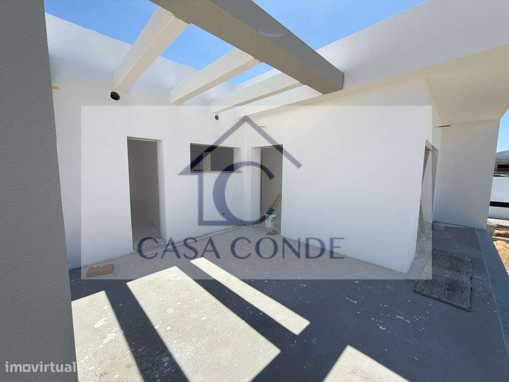 Moradia T4 Isolada Duplex em Azeitão com Piscina e Excelentes Acaba...-7