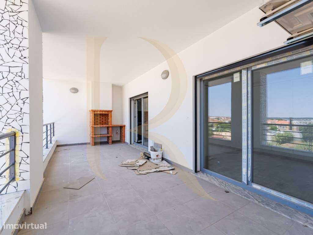 Apartamento T3 com elevador, parqueamento e arrecadação com condomí...-6
