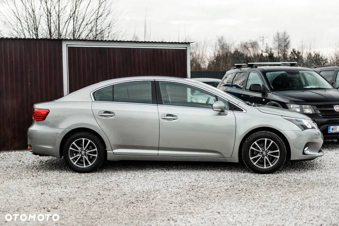 Toyota Avensis 1.8 Sol plus NAVI - 6