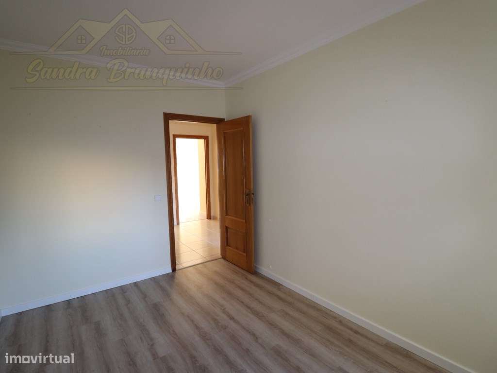 Apartamento T2 no centro Bombarral-9