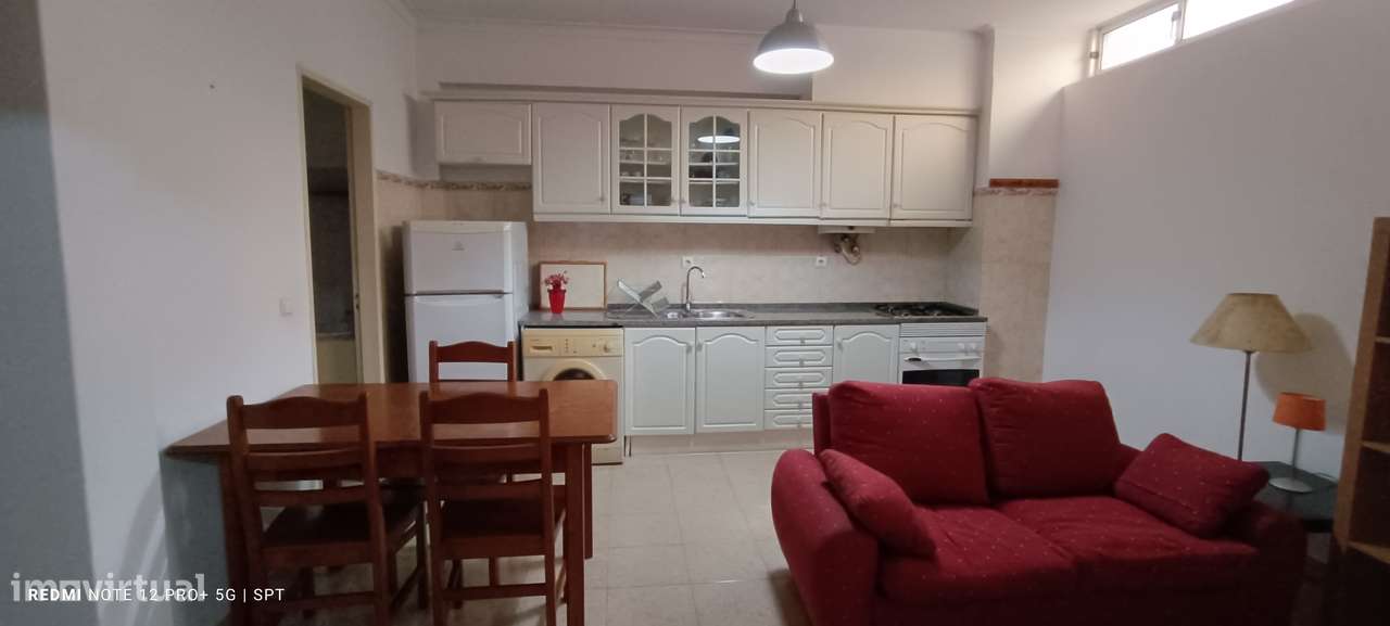 Sacavém T1 (Centro) cozinha equipada & mobilado - Grande imagem: 2/7