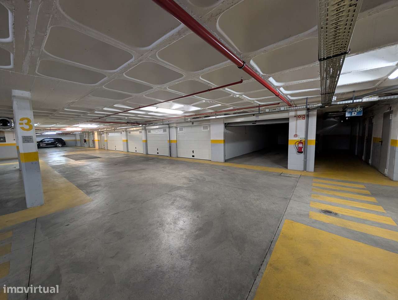 Garagem espaçosa box 3 carros Costa da Caparica-7