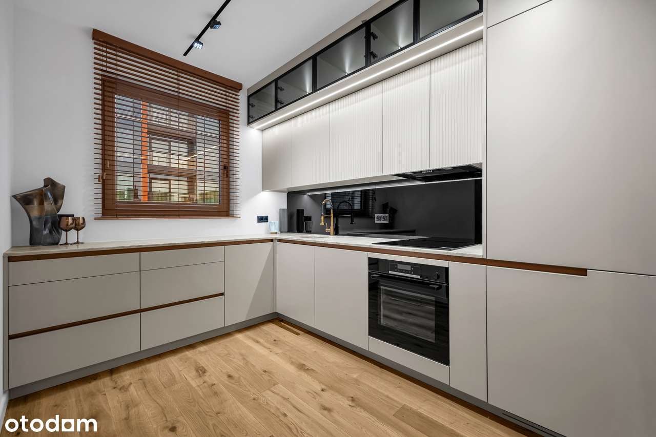 OSTATNIE Piętro | Quiet luxury | Towarowa Square | Metro Rondo Dasz.-4