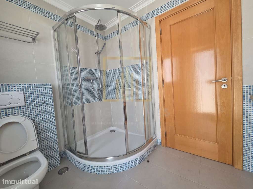 Moradia T5 com piscina + Apartamento T3, em centro de Lagoa (Algarve)-40