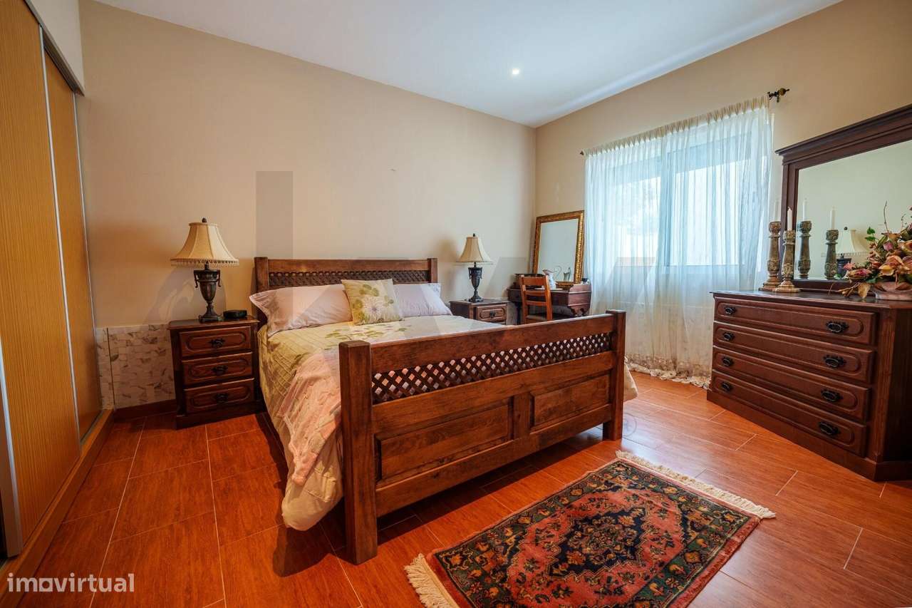 Moradia T2 nos Mosteiros – Conforto, tranquilidade e proximidade do ma-23