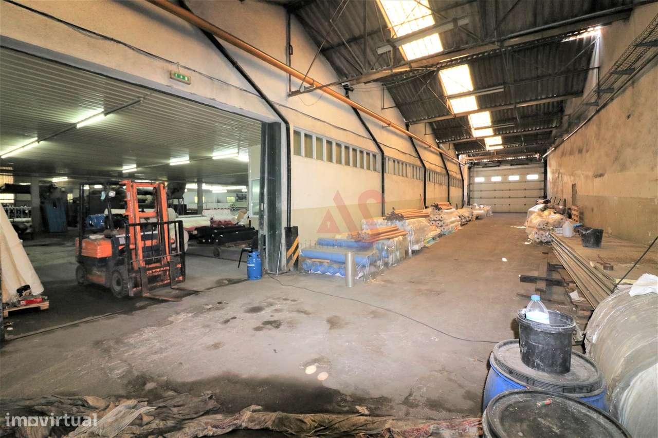 Armazém com 1791 m2 em São Miguel, Vizela - Grande imagem: 5/17