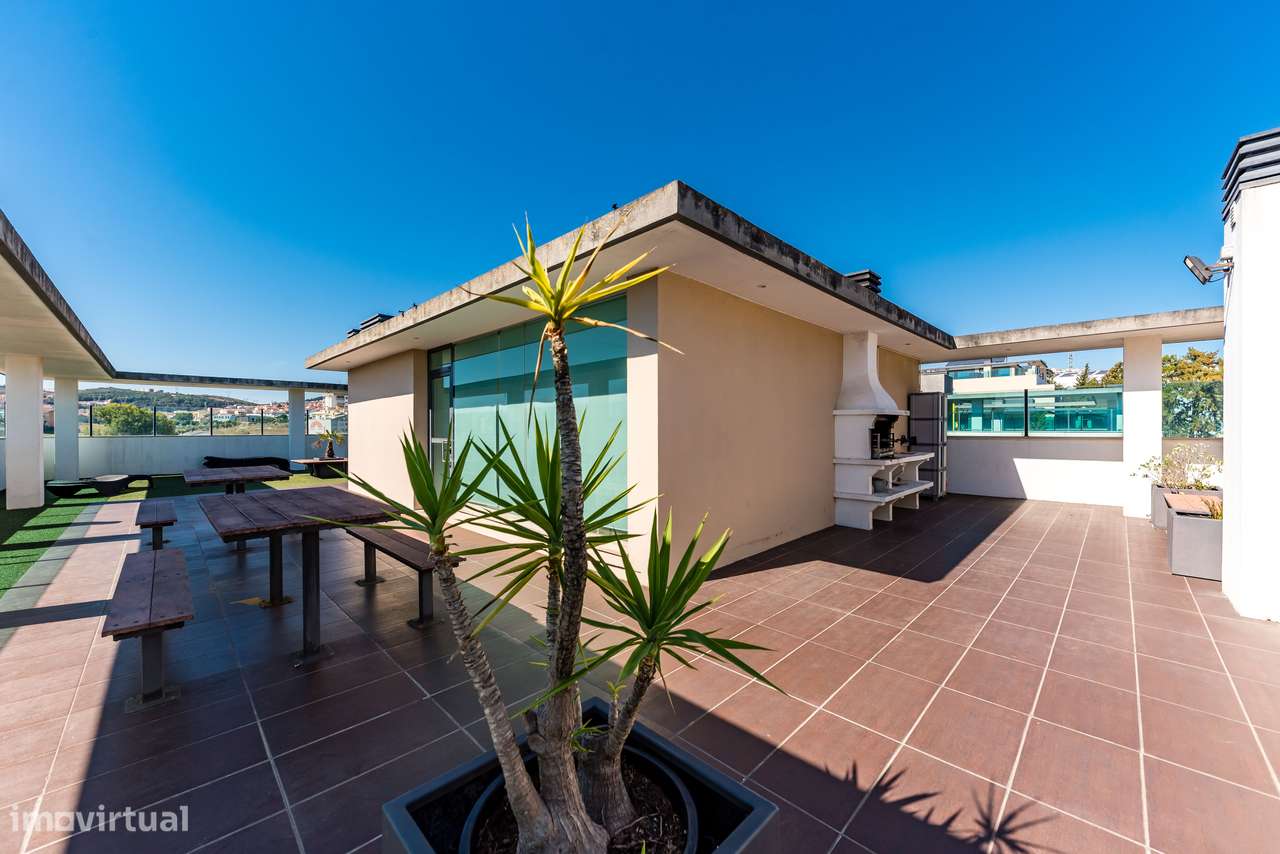 T2 | Condomínio Qta. Comendadeiras | Piscina | Varandas | Parqueamento-14