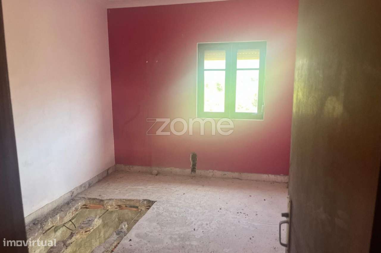 Moradia para remodelar em Almalaguês-7