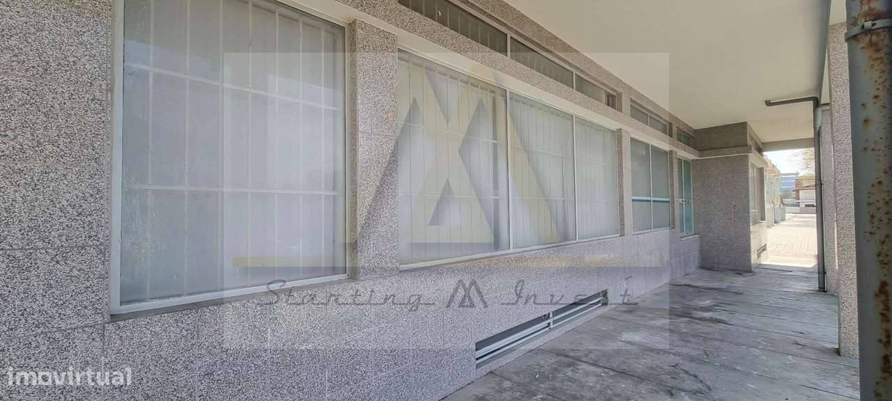 LOJA situada na rua 5 de Outubro em Vila do Conde.-13