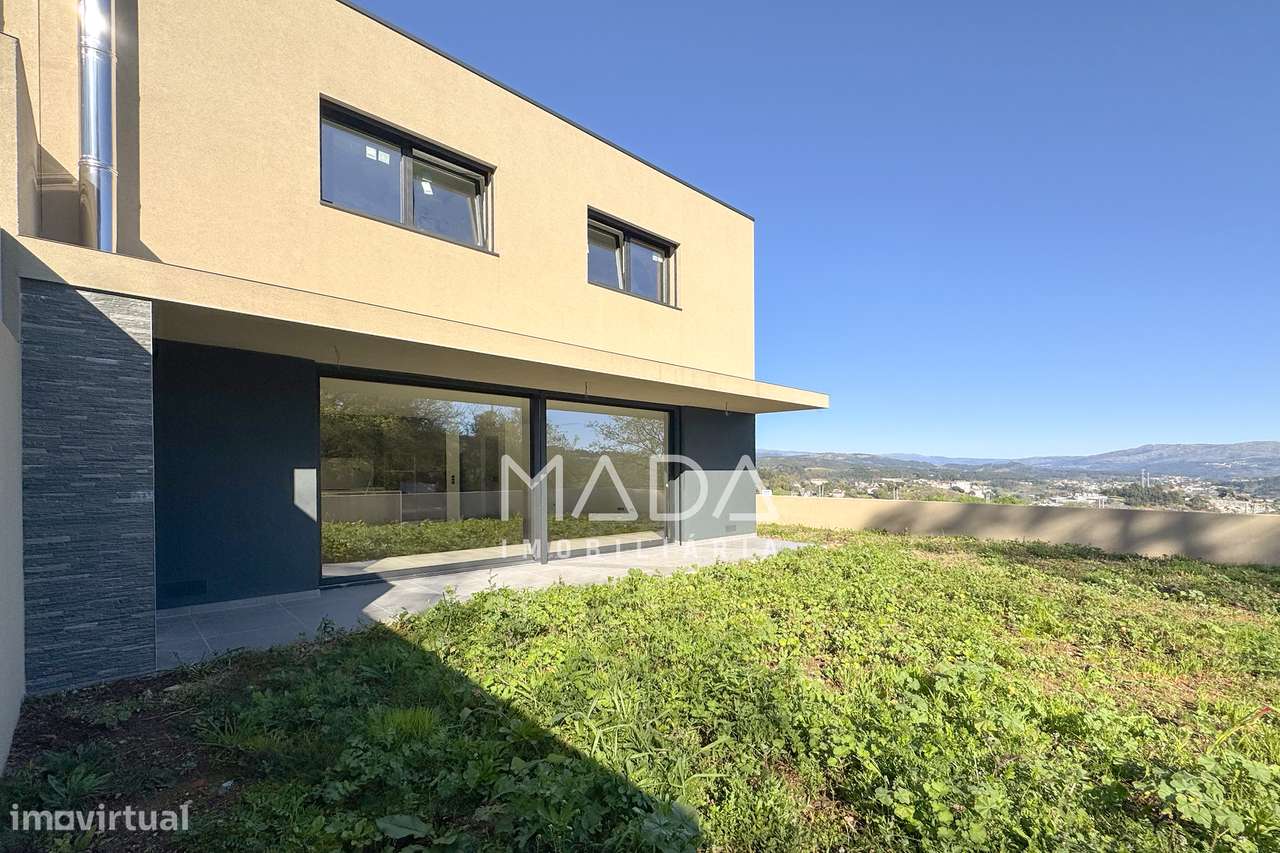 Moradia, 204 m², Lanhoso-8