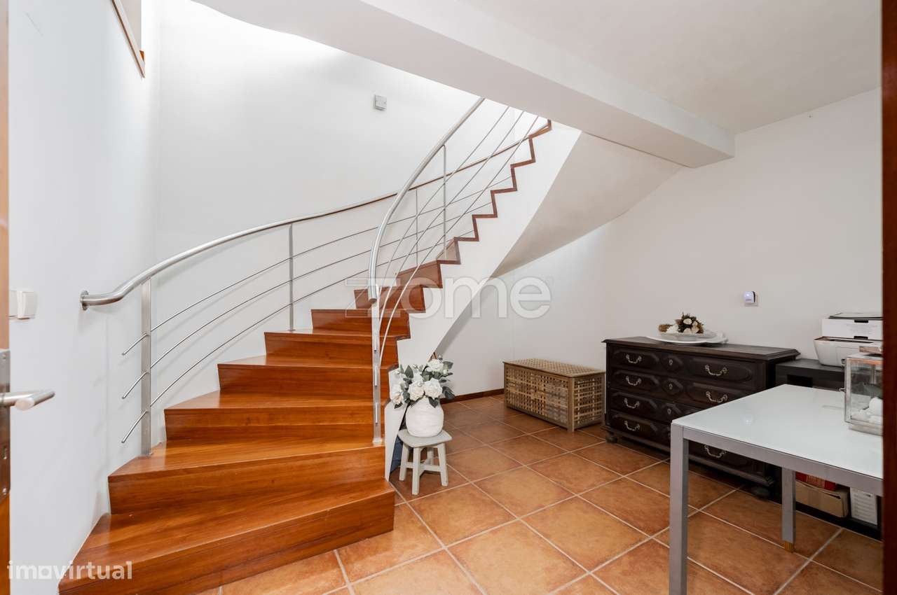 Moradia T5 com Piscina, 4 Suites e Garagem para 4 Carros em Esposende-56