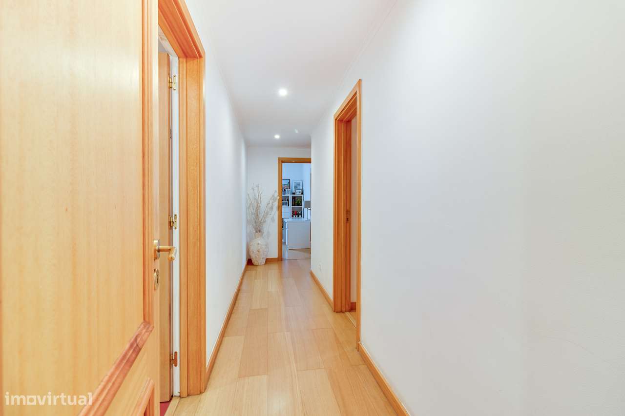 APARTAMENTO T3 | 150 M² | ARRECADAÇÃO | GARAGEM | LUMIAR - Grande imagem: 2/28