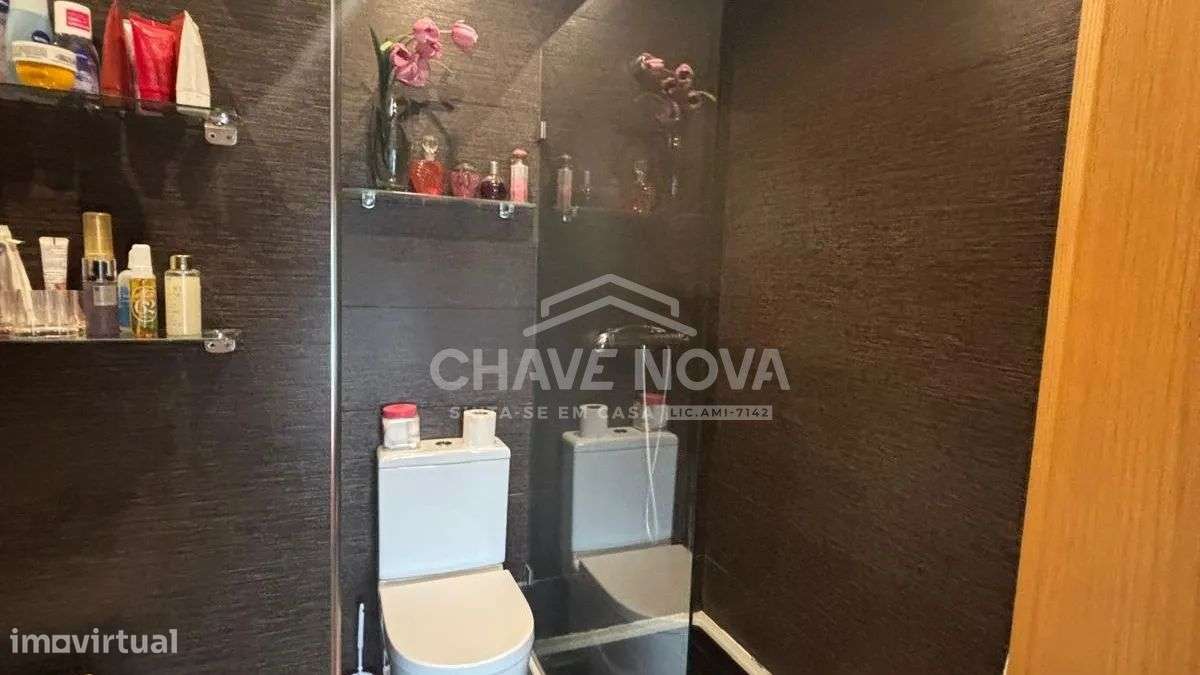 Excelente Moradia T3+1 à venda, apenas a 200 metros de Santo Ovídio.-8