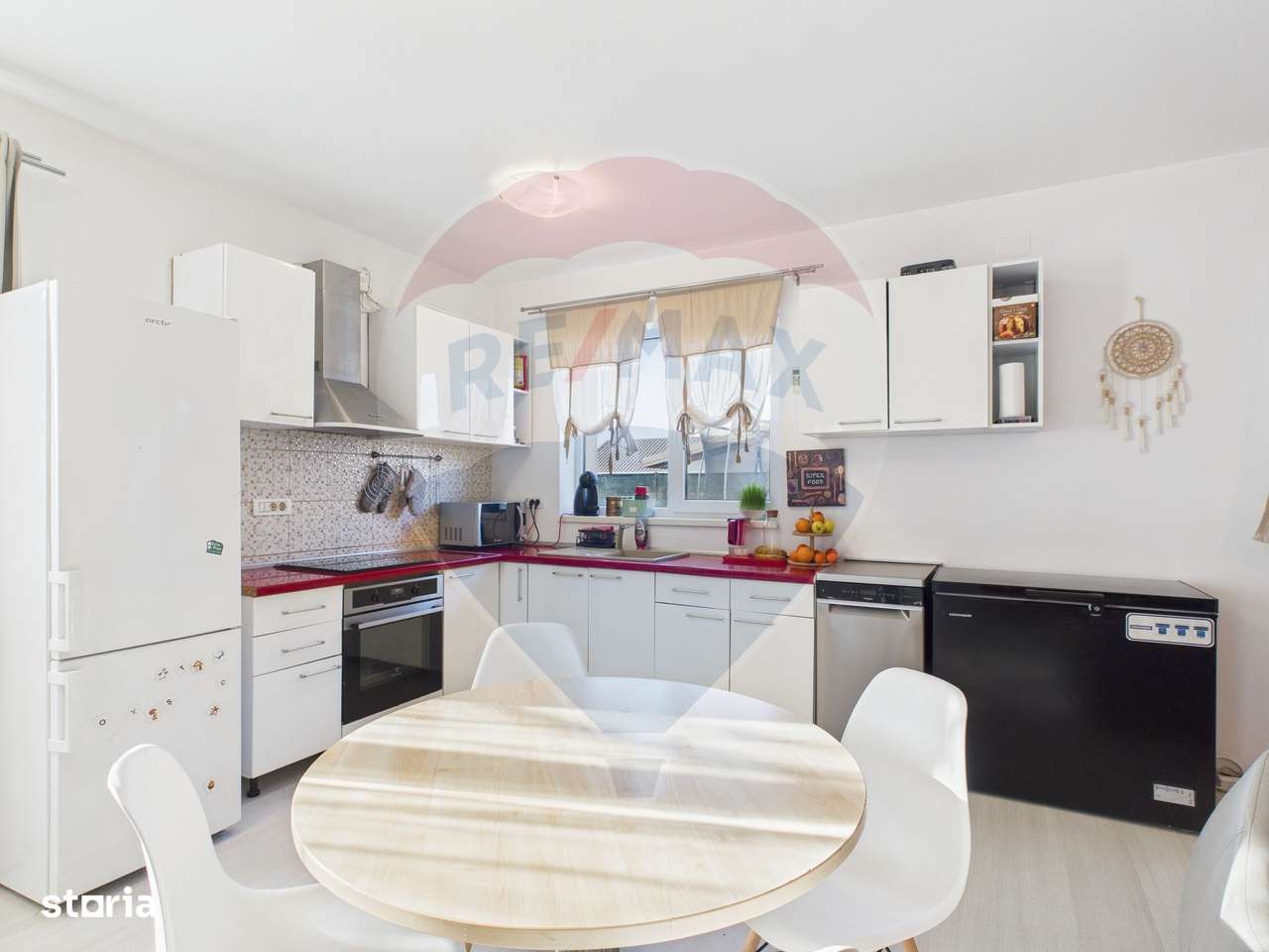 Casa superba cu 4 camere de vanzare in Buftea - Imagine principală: 5/20