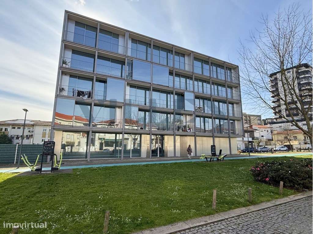 T3 Duplex em edifício com prémio de arquitetura e 3 lugares de gara... - Grande imagem: 2/29