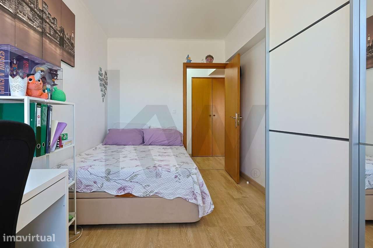 T3 Remodelado na Alcaniça, a Passos do Hospital e Universidades!-25
