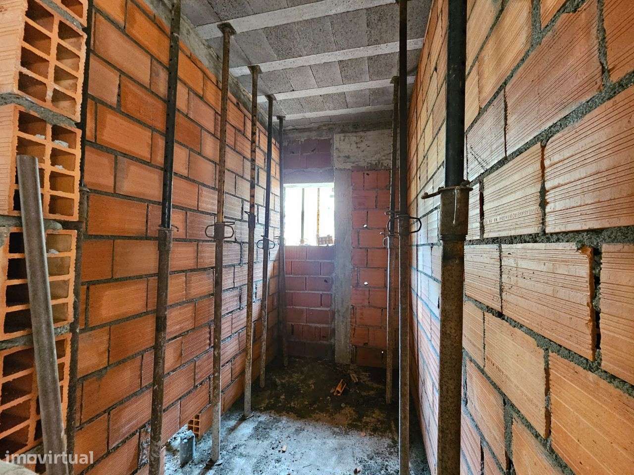 Moradia T3+1 em construção localizada na Quinta do Loureiro, Cacia - Grande imagem: 5/18