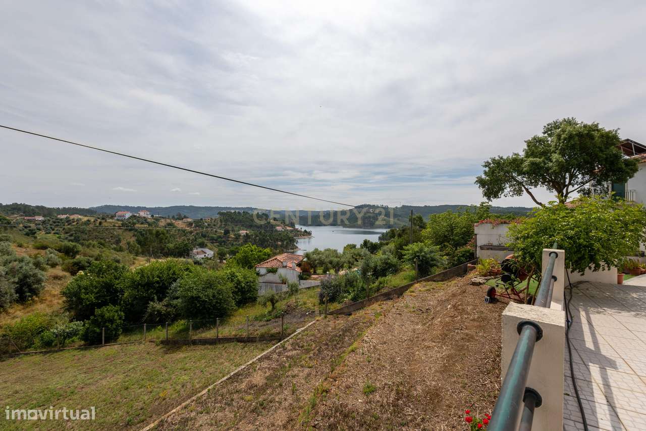 Moradia de Luxo com Vista Panorâmica sobre o Castelo do Bode e Piscina-16