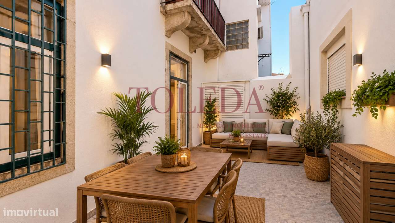 T2 em Santa Apolónia Remodelado com Terraço-0