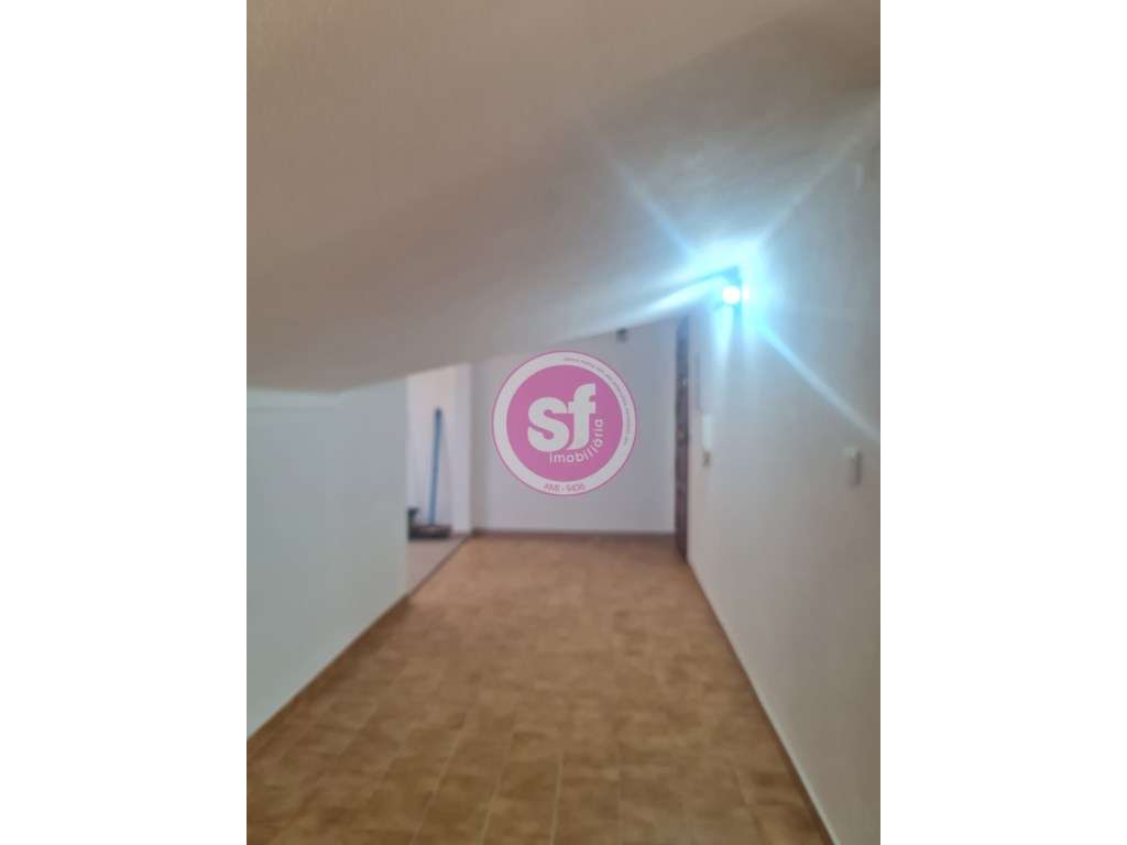 Sótão no centro de Anadia para Venda !-6