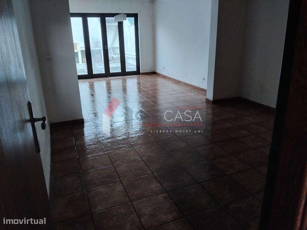 Moradia T3 em banda – Oportunidade! Apresente a sua proposta até dia 3 - Grande imagem: 5/11