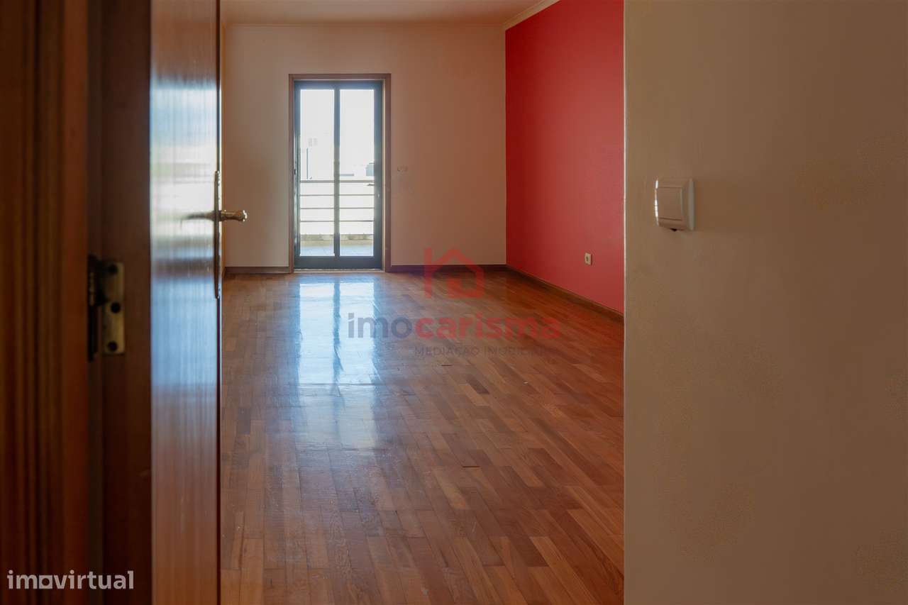 Apartamento T3+1 Duplex na 1.º Linha em Frente à Praia em Aver-o-Mar-18