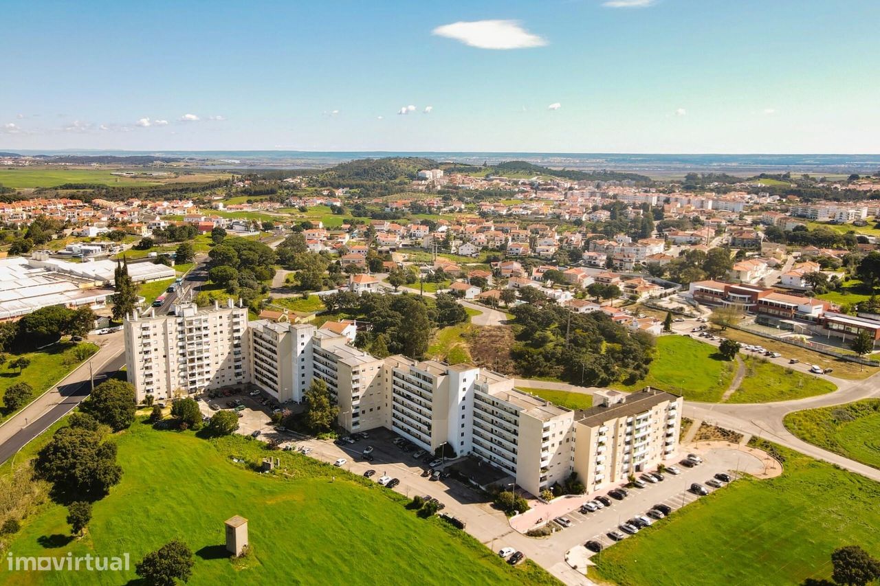 Amplo T3 com Varanda e Marquise, Ideal para Habitar ou Investir | S. N - Grande imagem: 1/30