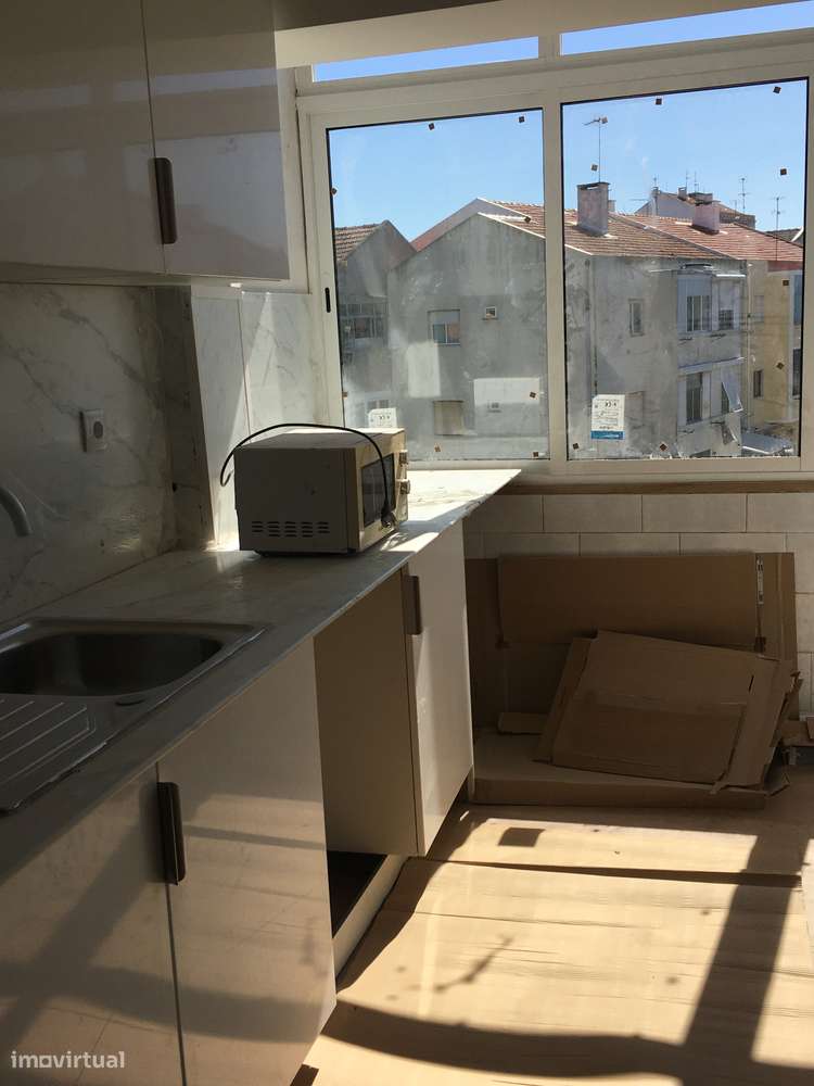 Um apartamento totalmente remodelado e moderno, cheio de luz natural - Grande imagem: 4/22