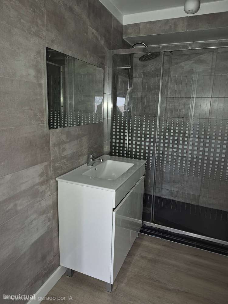 Apartamento T2 em Renovação em Rio Tinto-5
