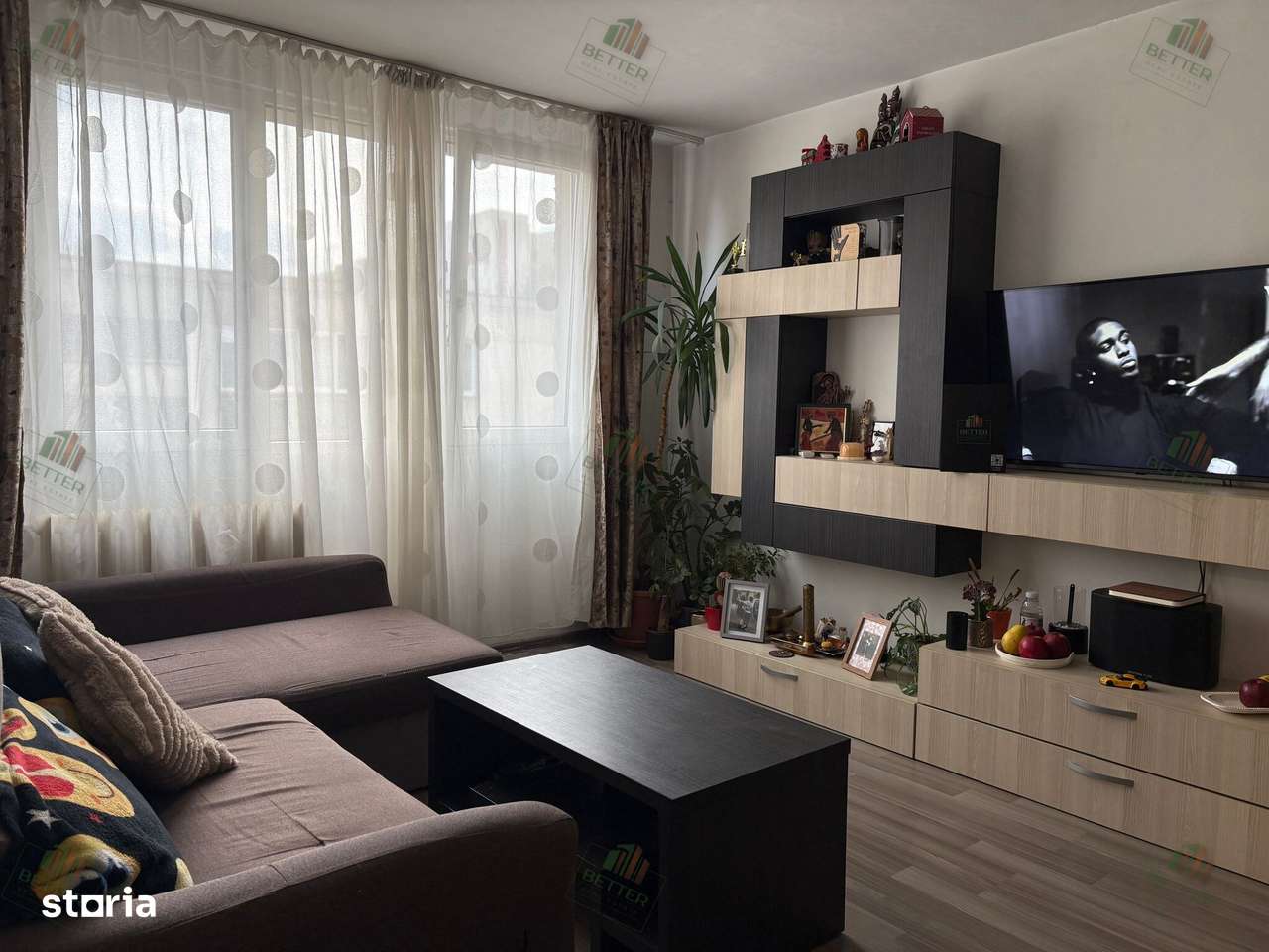 De vanzare apartament 3 camere semidecomandat - Metrou Piata Sudului