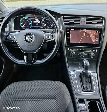 Volkswagen Golf e-Golf - 17