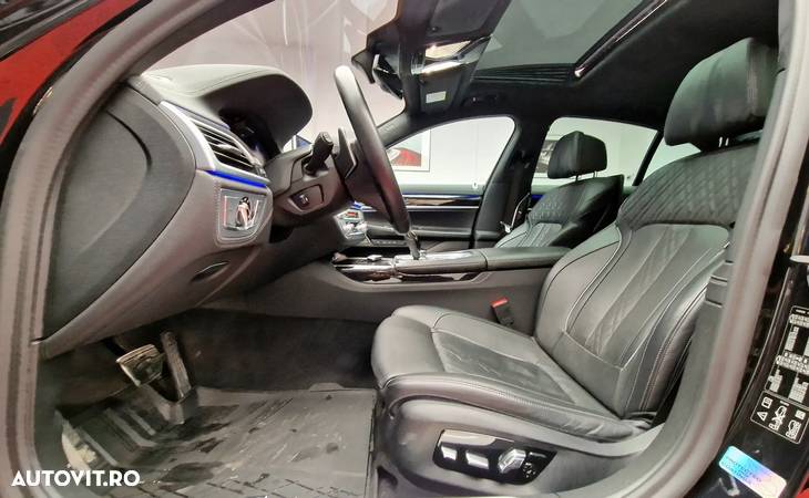 BMW Seria 7 730d xDrive MHEV - 11