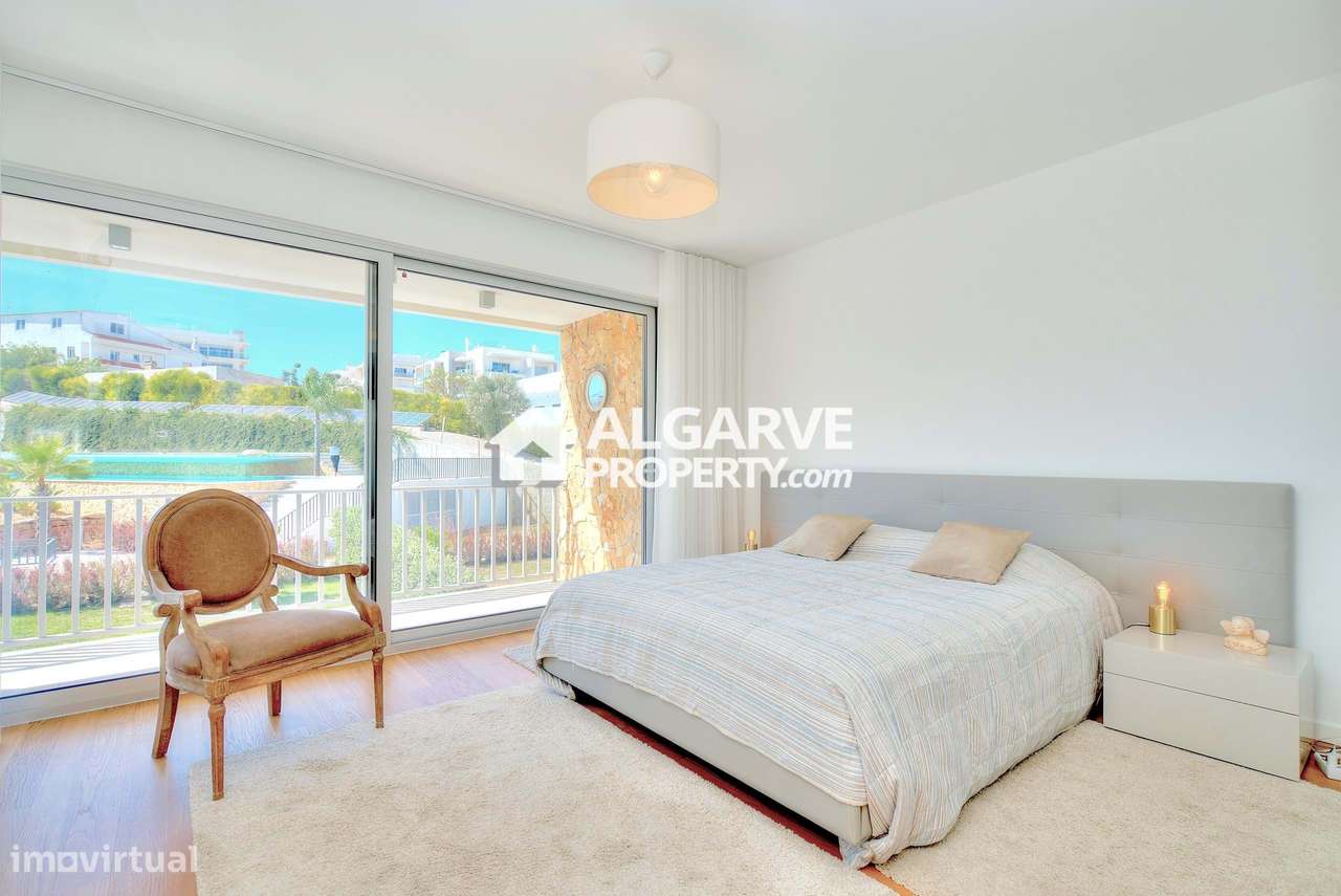 Moderna moradia V3 perto de todas as comodidades e do centro de Albufe - Grande imagem: 4/35