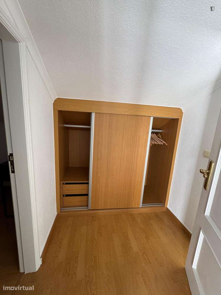 Quarto - localizado em Parede Lisbon - Grande imagem: 4/7