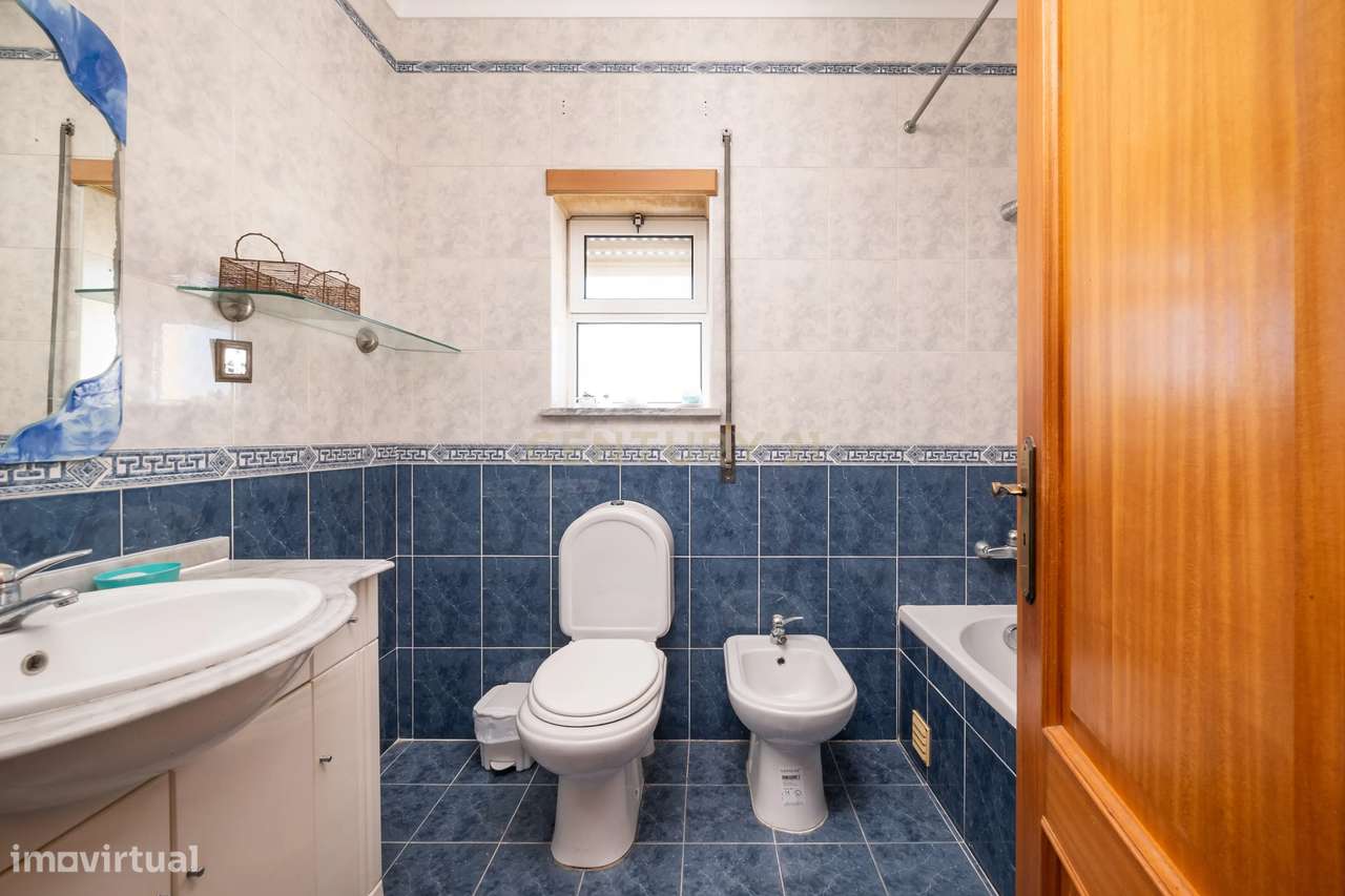 APARTAMENTO T3 COM GARAGEM E SÓTÃO | BUARCOS-13