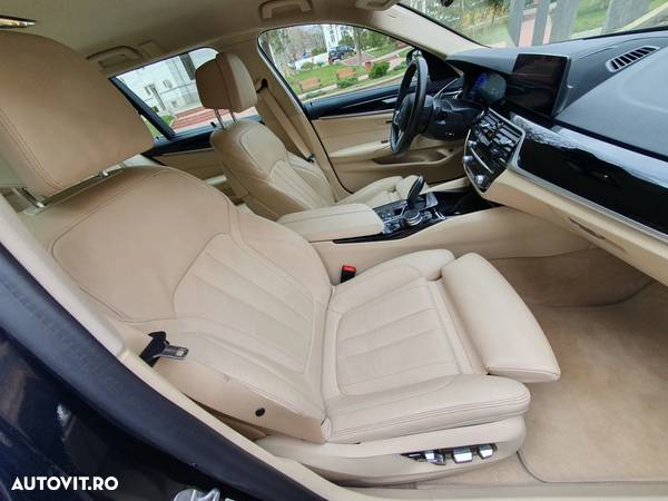 BMW Seria 5 520i Touring Aut. Luxury Line - 15