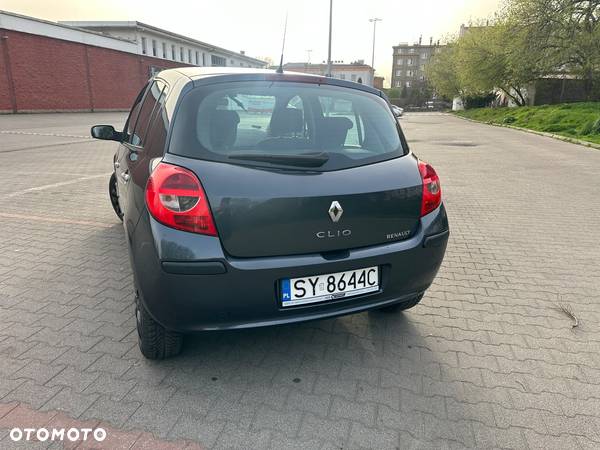 Renault Clio 1.6 16V Expression - 5