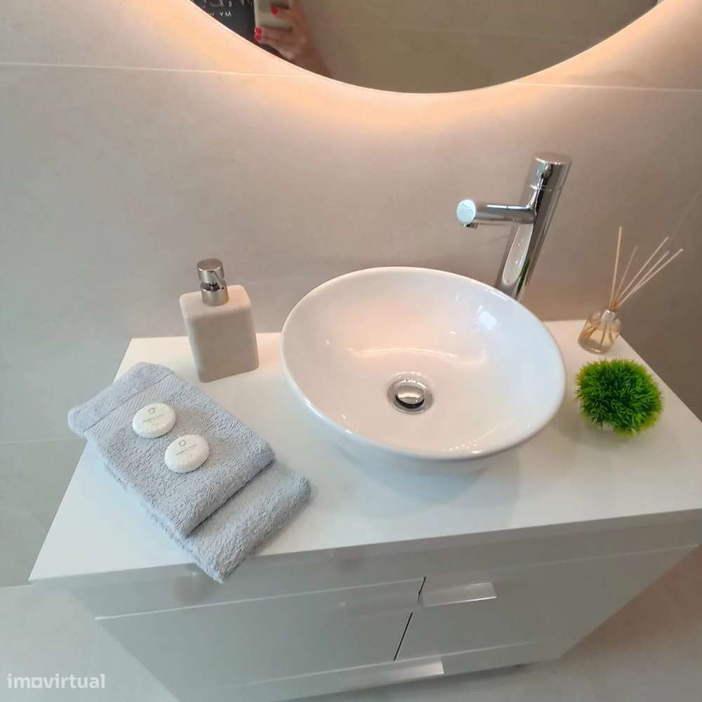 Oportunidade Única em Benfica! Apartamento T3 Totalmente Renovado - Grande imagem: 4/5