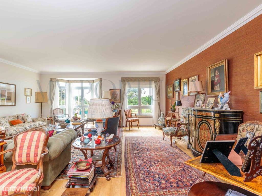 Elegância e História no Estoril: T2 com Vista Piscina no Condomínio...-15