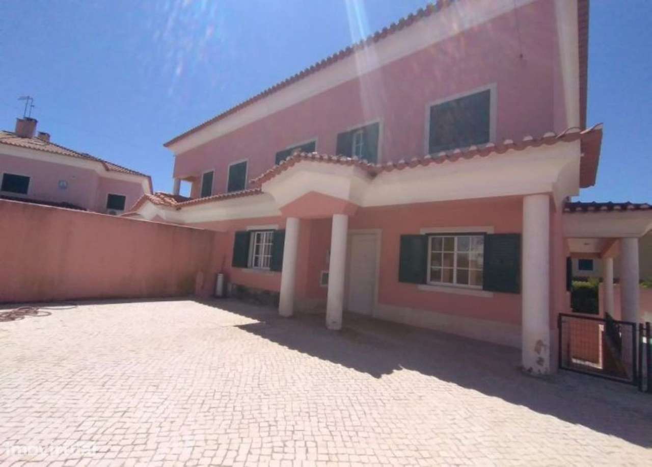 Moradia T6 em Rio de Mouro, Albarraque - Grande imagem: 2/26