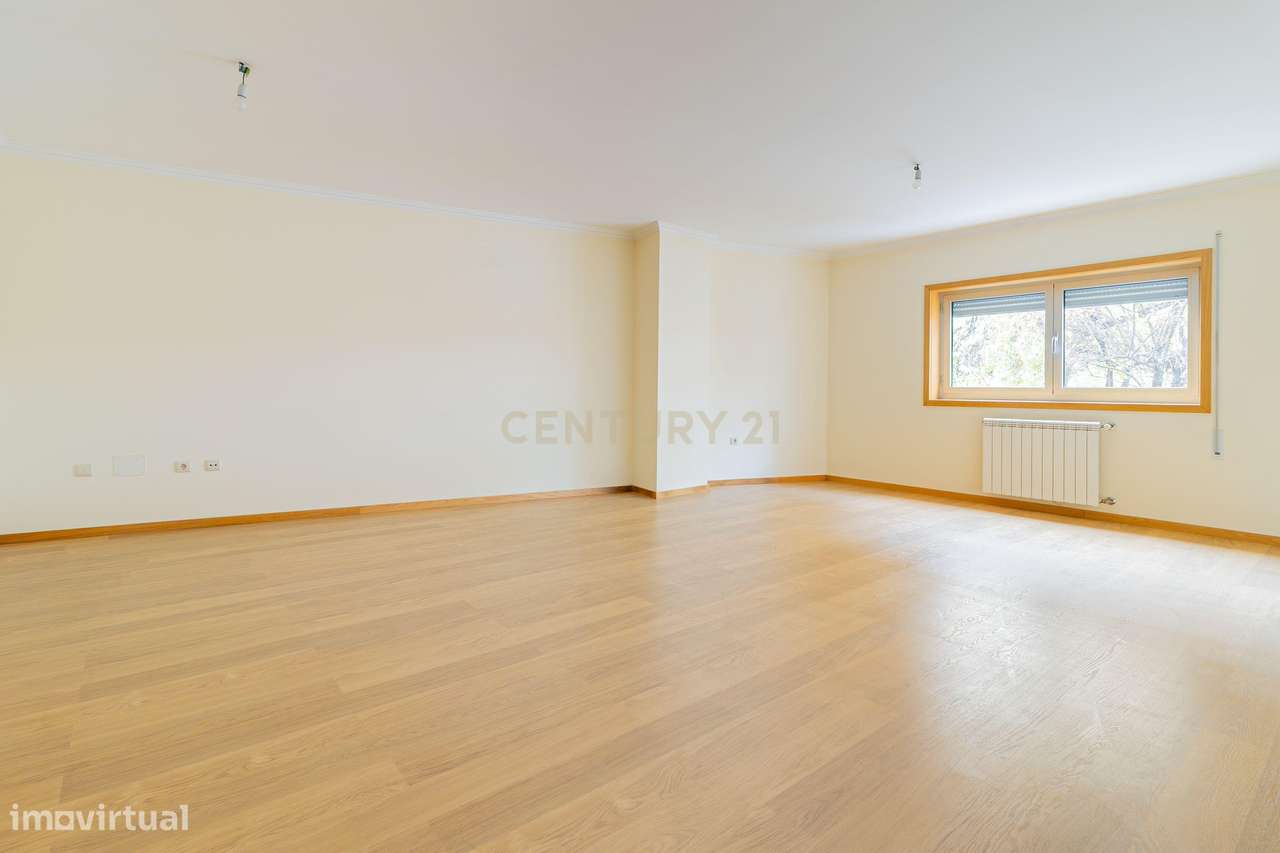 Moderno T3 no centro de  Bragança com garagem - Grande imagem: 2/26