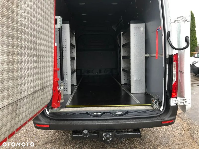 Mercedes-Benz Sprinter - 39